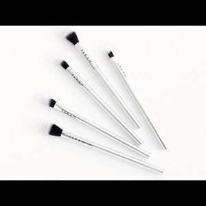 FARAH brushes